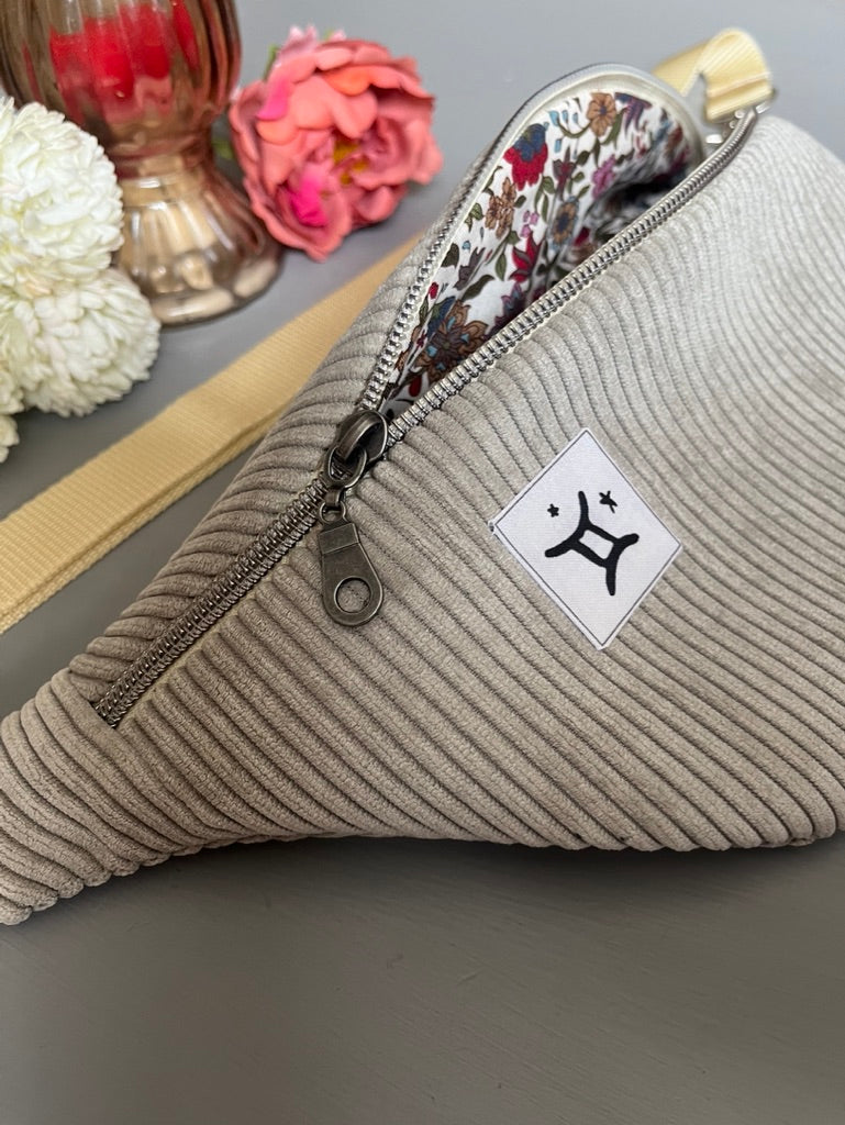 Bauchtasche hellgrau Cord