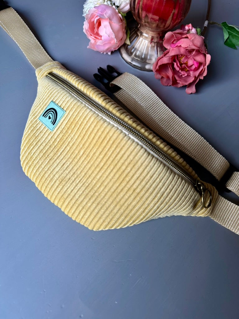 Personalisierte Kinderbauchtasche/ Minibauchtasche - Gelber Cord