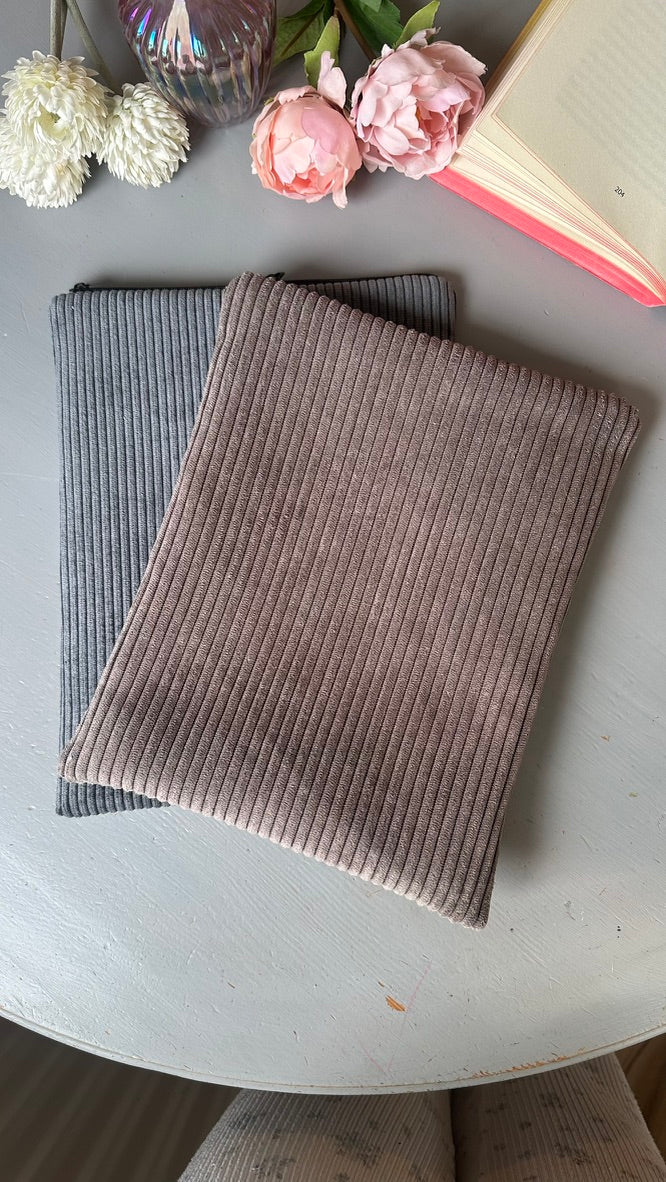 Buchhülle / Bücherschutz Cord