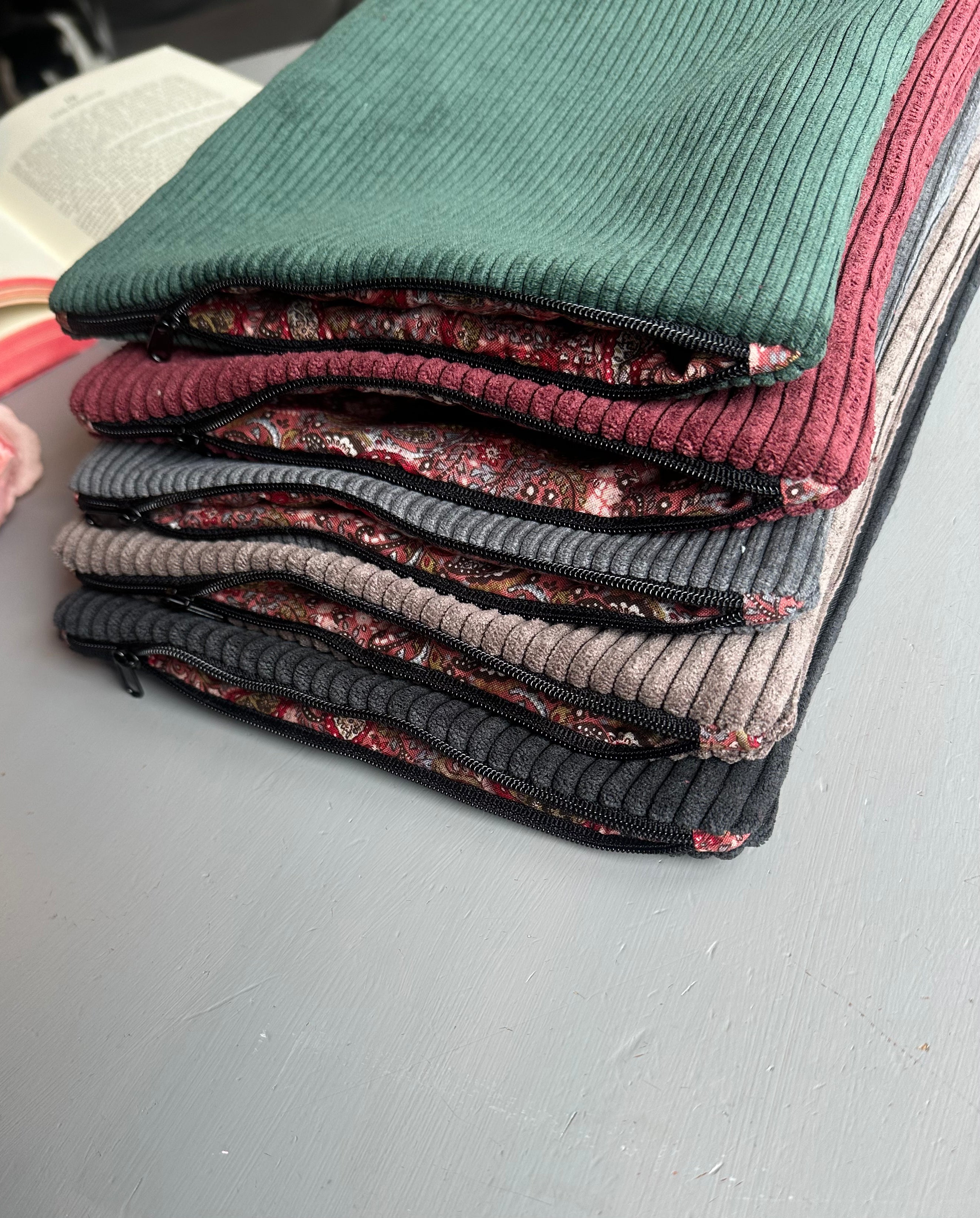 Buchhülle / Bücherschutz Cord