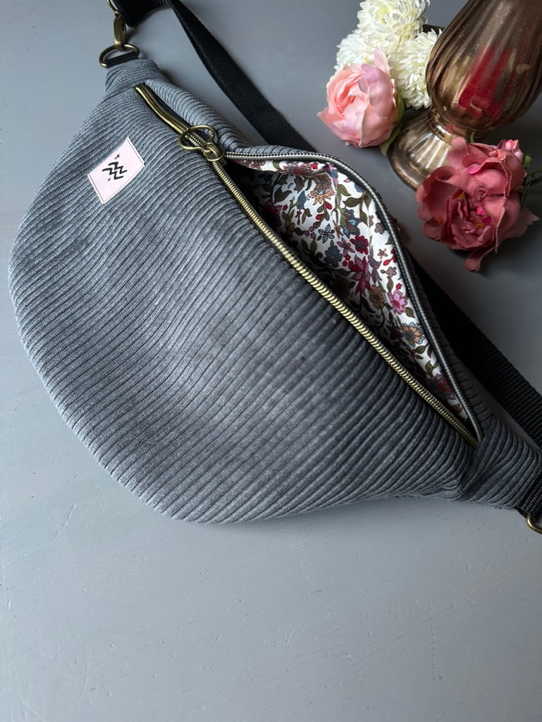 XL Personalisierte Bauchtasche Sternzeichen - Dunkelgrauer Cord