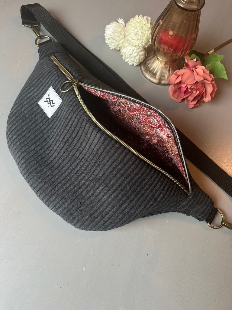 XL Personalisierte Bauchtasche Sternzeichen - Schwarzer Cord