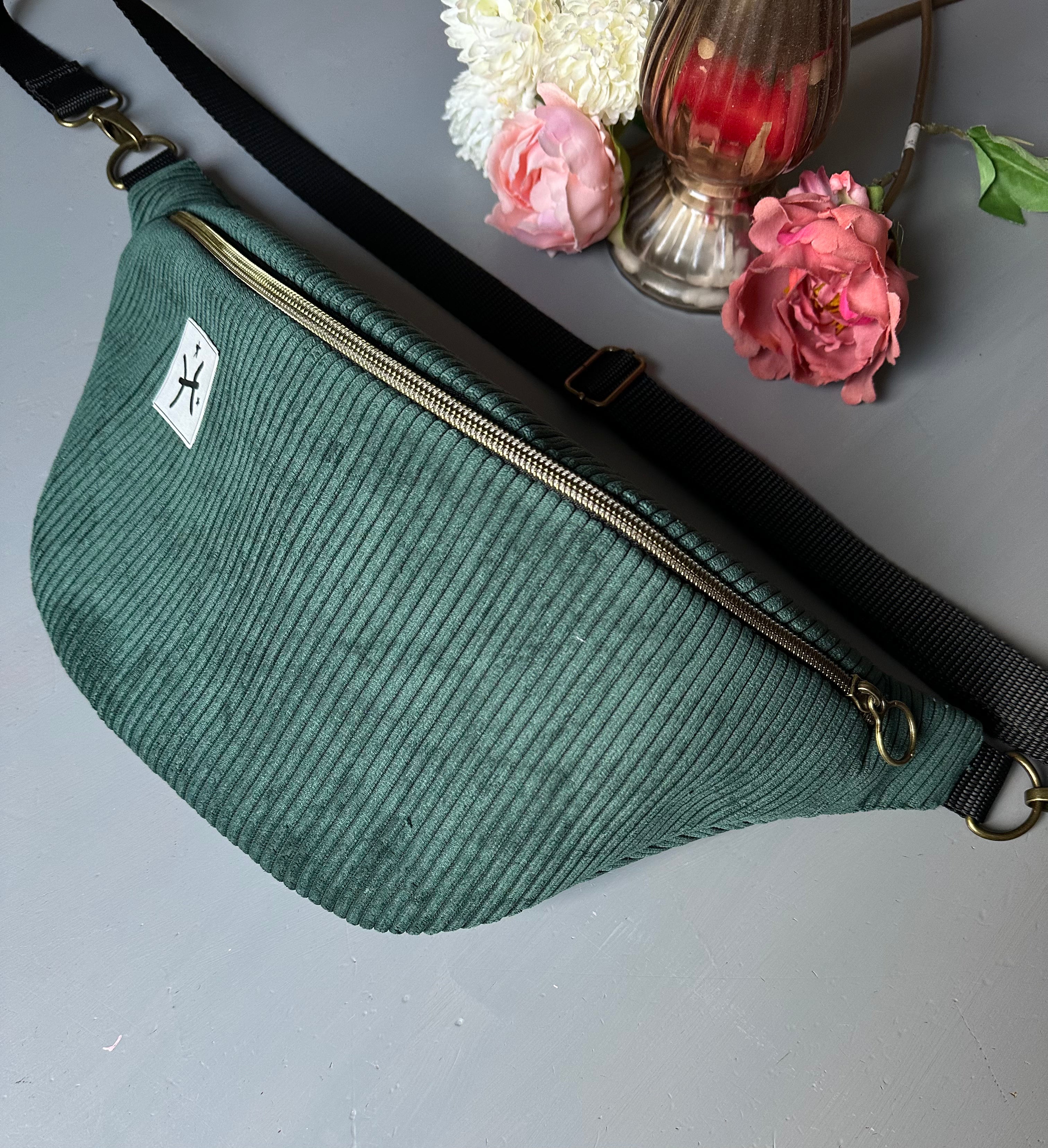 XL Personalisierte Bauchtasche Sternzeichen - Grüner Cord