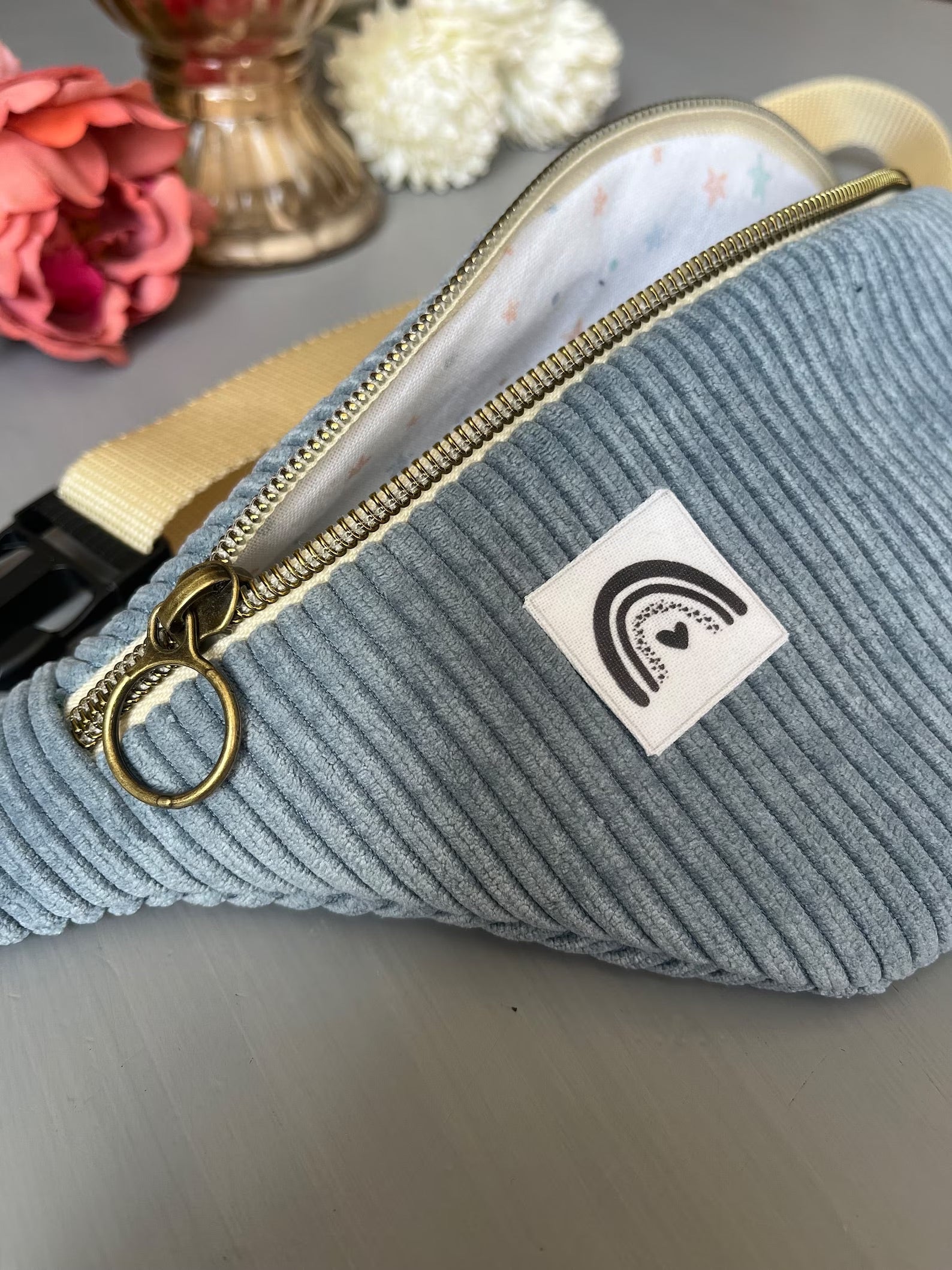 Personalisierte Kinderbauchtasche/ Minibauchtasche Pastellblau