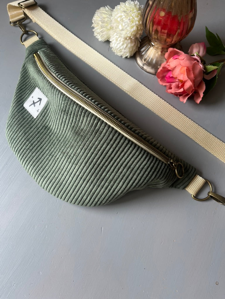 Personalisierte Bauchtasche Sternzeichen - Olive Cord