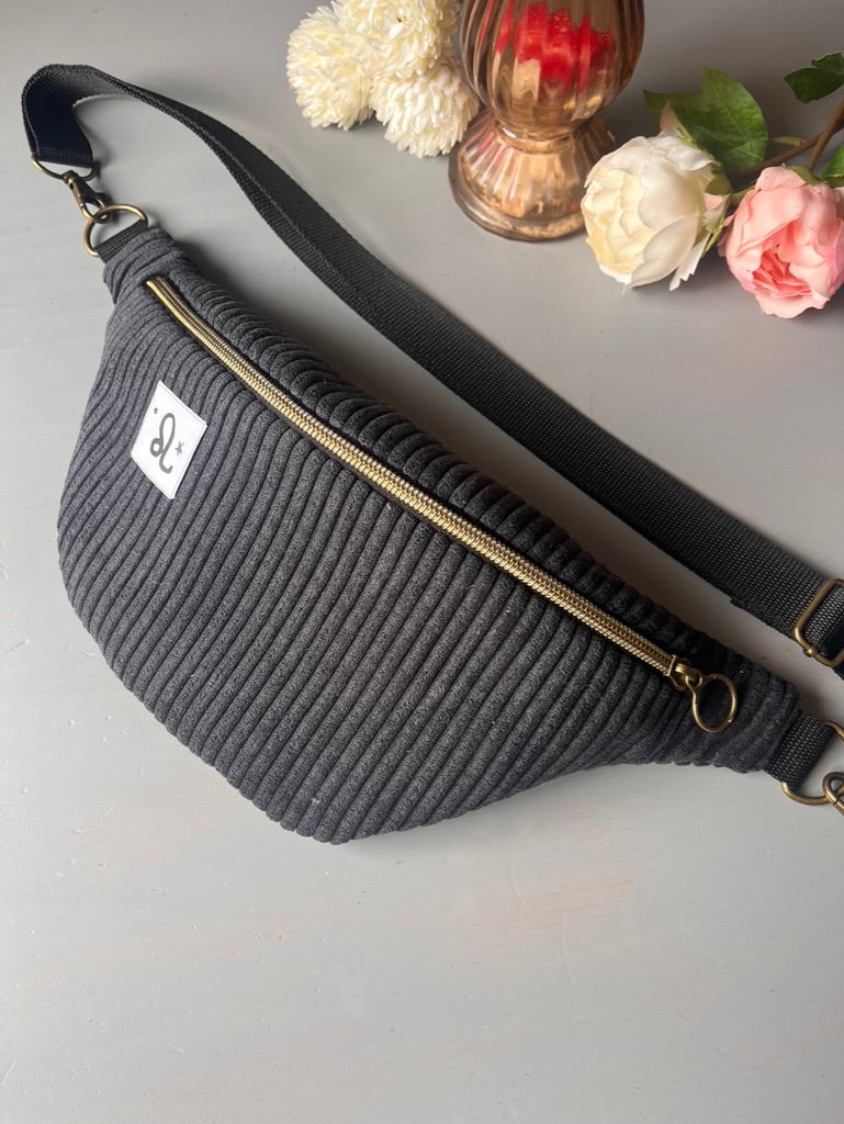 Personalisierte Bauchtasche Sternzeichen - Schwarzer Cord
