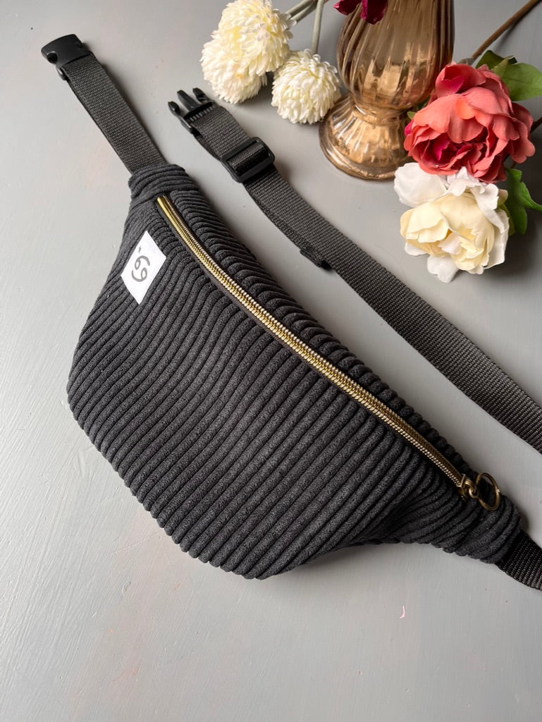 Personalisierte Bauchtasche Sternzeichen - Schwarzer Cord