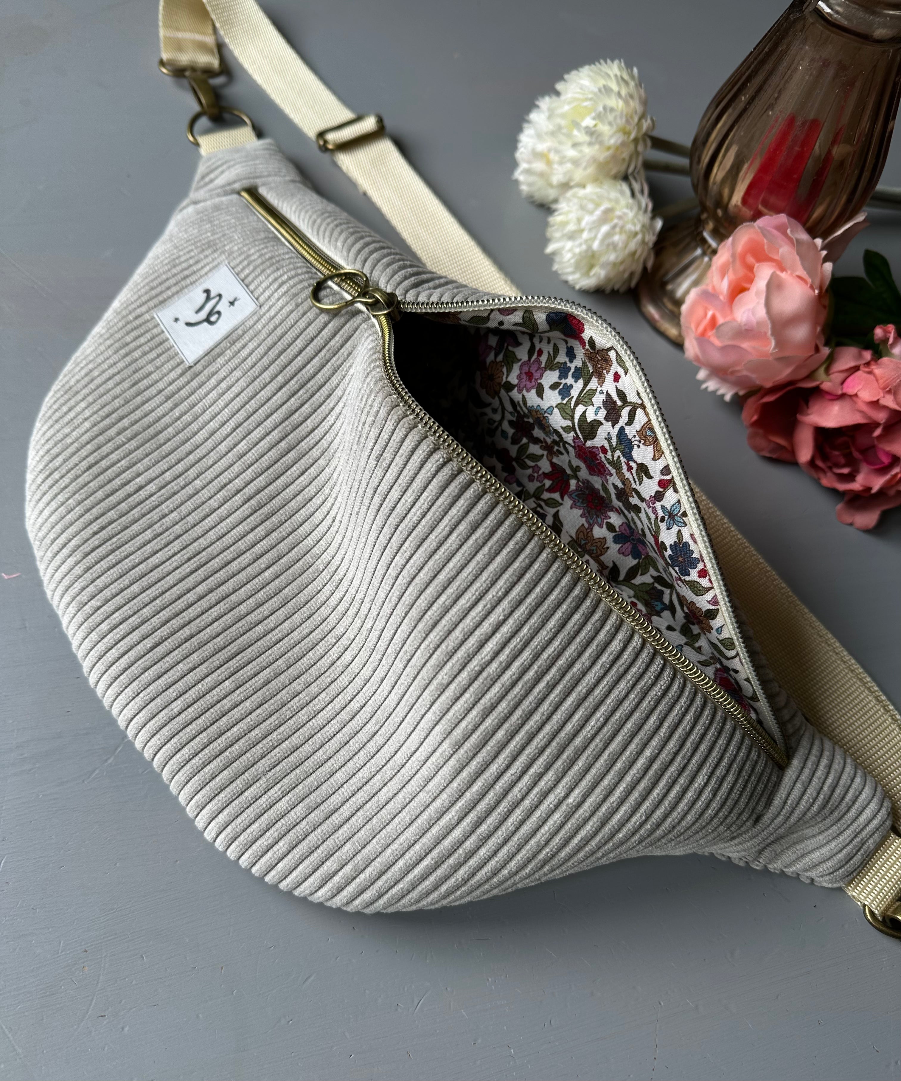 XL Personalisierte Bauchtasche Sternzeichen - Hellgrau Cord