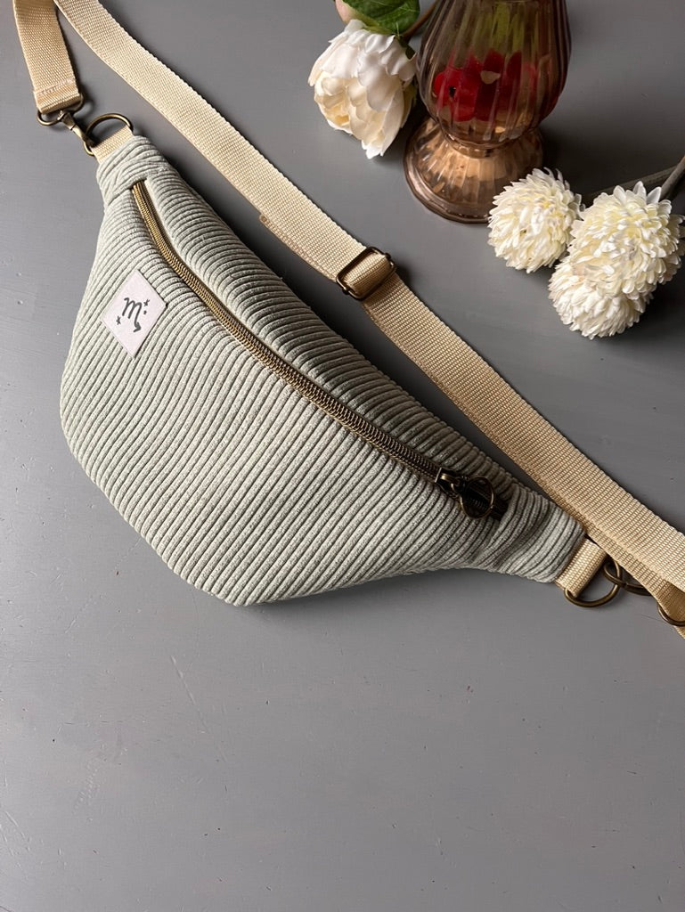 Personalisierte Bauchtasche Sternzeichen - Mint Cord