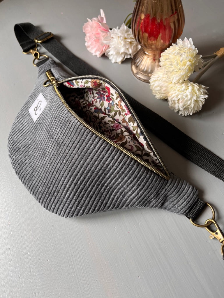 Personalisierte Bauchtasche Sternzeichen - Dunkelgrauer Cord