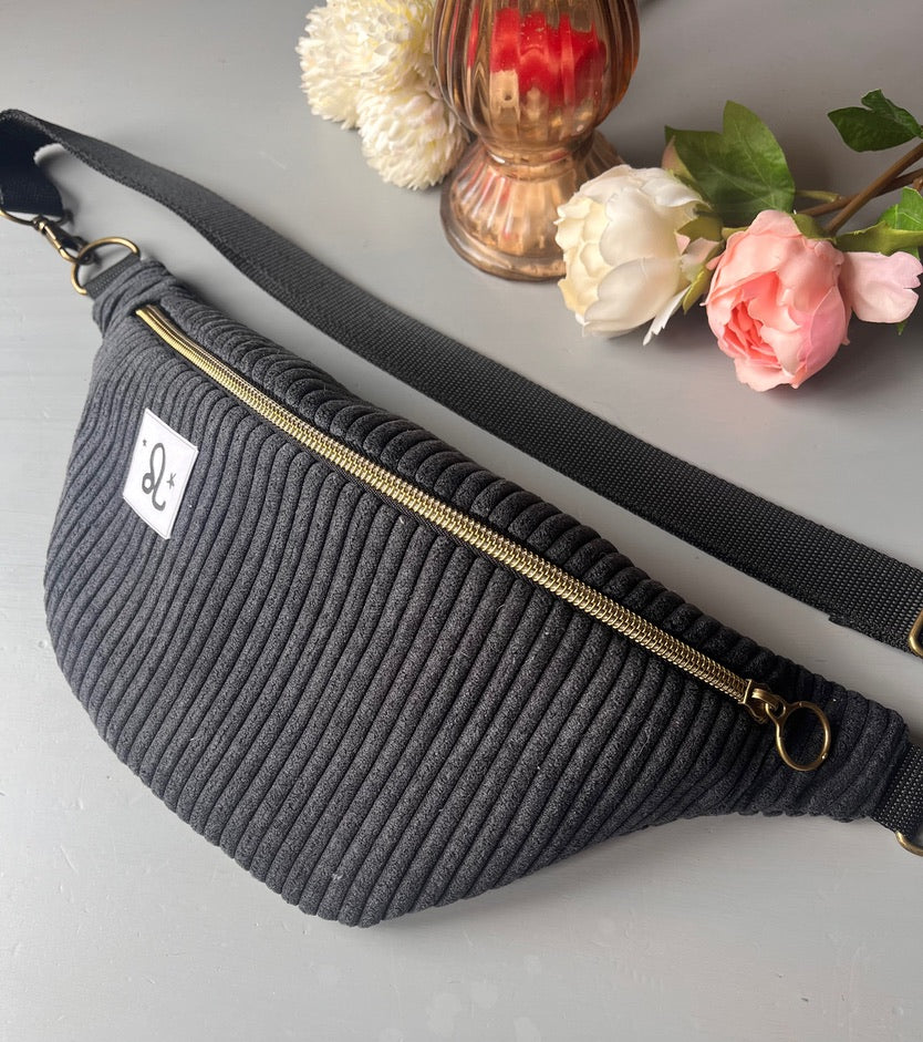 Personalisierte Bauchtasche Sternzeichen - Schwarzer Cord