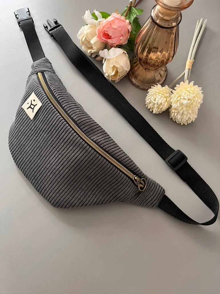 Personalisierte Bauchtasche Sternzeichen - Dunkelgrau